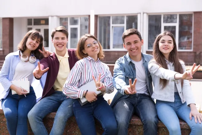 Armá tu Equipo Perfecto: Cómo Organizar el Viaje de Egresados como un Relojito con Amigos y Familia