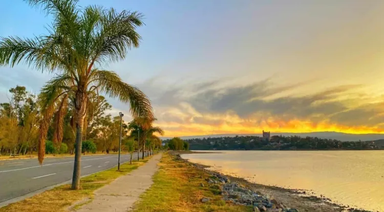 Villa Carlos Paz: Diversión sin Gastar de Más en el Viaje de Egresados desde Paraguay con la Familia