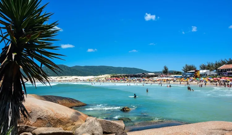 Florianópolis: El Paraíso Brasileño que Conquista a Estudiantes y Familias en Viajes de Egresados