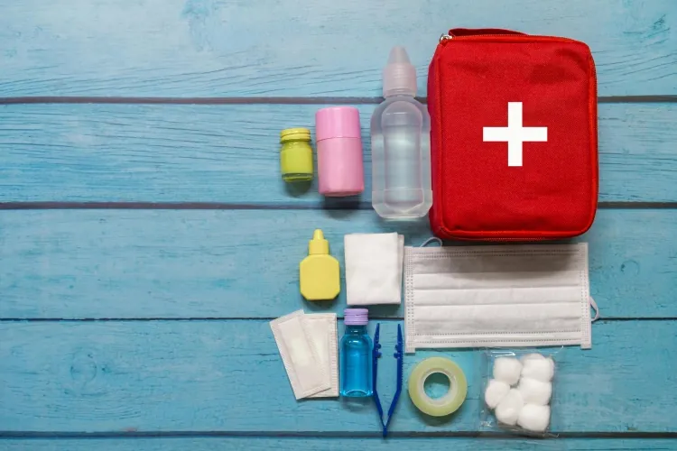 Botiquín Mini: Cuidarte sin Exagerar en el Viaje de Egresados desde Paraguay con la Familia