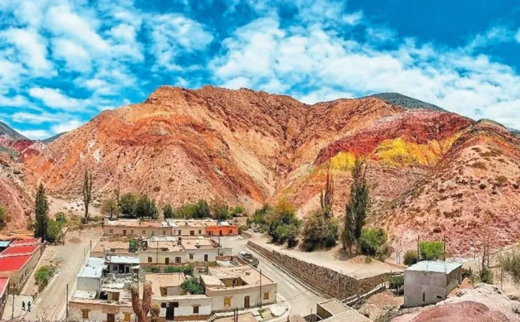 Tilcara: Cultura y Paisajes para un Viaje de Egresados al Norte desde Paraguay que Rompe Esquemas con la Familia